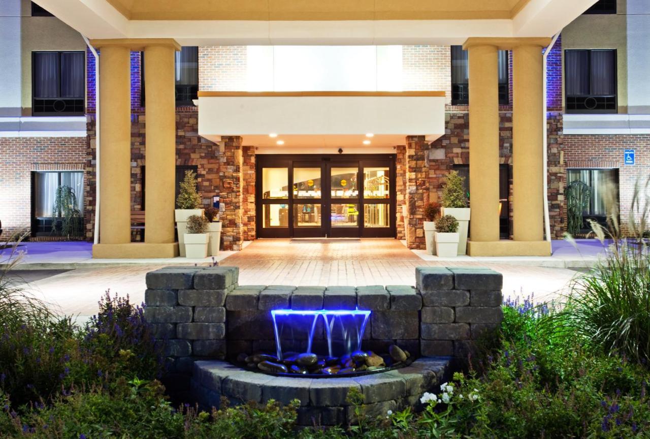 Holiday Inn Express Johnson City By Ihg Exterior photo