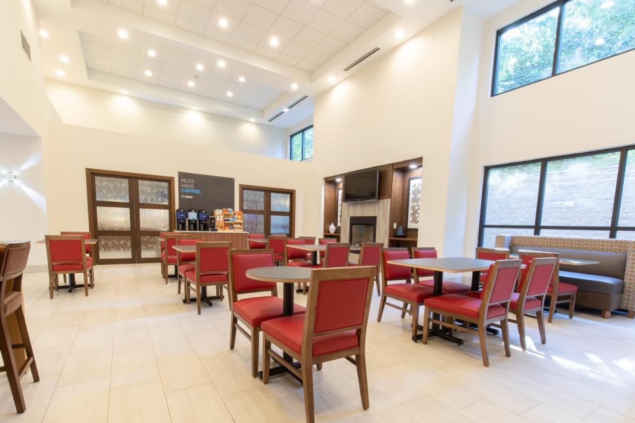 Holiday Inn Express Johnson City By Ihg Exterior photo